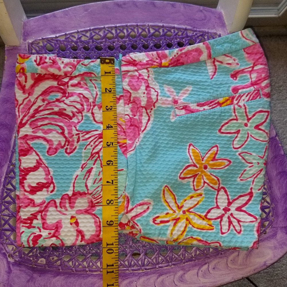 Lilly Pulitzer Short, Side Zip, Size 2.
